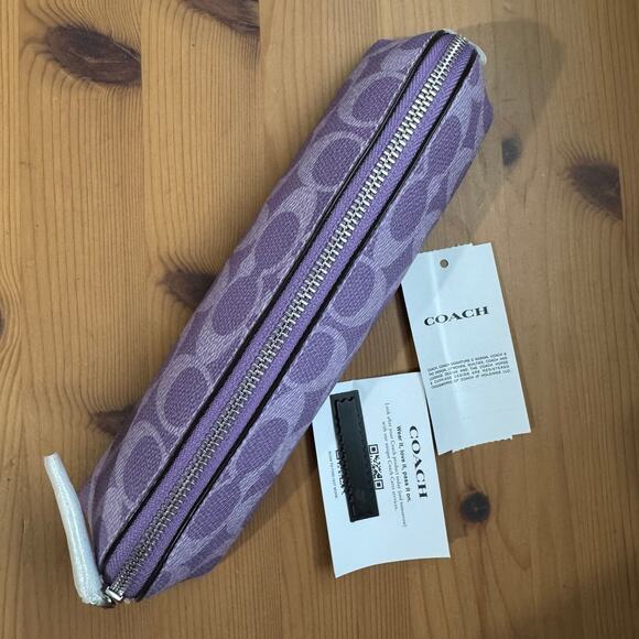 ❤️ Coach Pencil Case In Signature Canvas Color: Silver/Iris - Picture 5 of 7